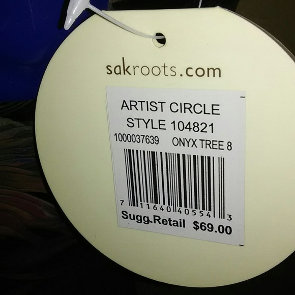 Woman's Sakroots rain boots - Picture 6 of 6